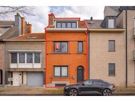 maison a rafraichir avec jardin