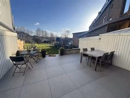 superbe appartement avec terrasse et jardin !!