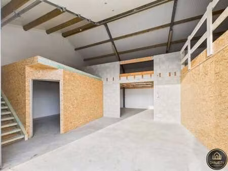 tu recherches un espace bureau et stockage à libramont ?