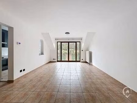 appartement 2 chambres à louer à anseremme - vue sur meuse