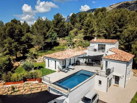 vente villa 7 pièces 180 m² à puyloubier (13114)  1 095 000 €