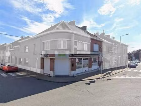 immeuble de rapport : commerce + appartement 2 chambres