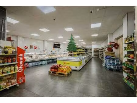 handelsruimte met polyvalente ruimte nabij het centrum gent