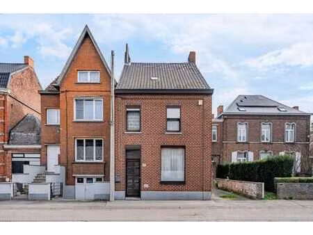 maison 3 façades à rénover avec passage latéral et garage