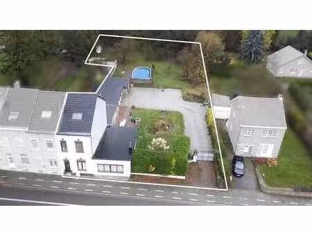 superbe maison 3 façades avec terrain à bâtir