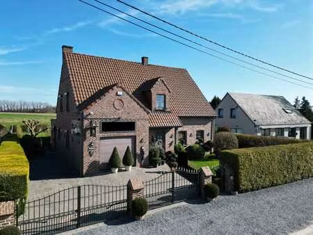 splendide villa sur + 10 ares avec partie professionnelle