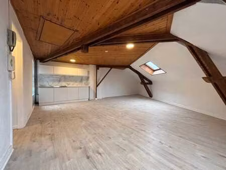 studio en excellent état et très bien agencé de +/- 50 m²