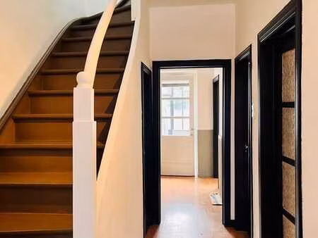 charmante maison des année 50 rénové avec jardin ensoleillé.