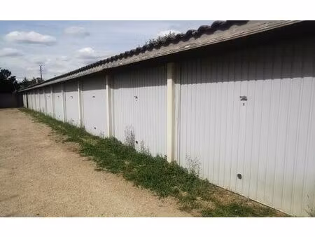 location stationnement  13 m² t- à mont-de-marsan  86 €