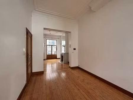 maison bourgeoise de 4 chambres à etterbeek  proche cee