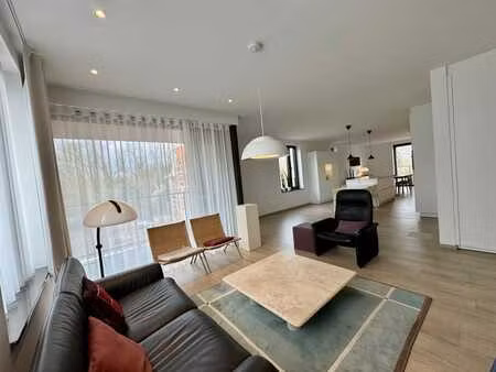 centraal gelegen luxueus appartement met parkzicht