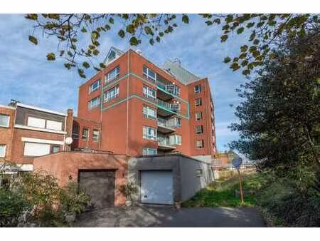 lichtrijk appartement op de 4ev met lift  2 slk  terras e...