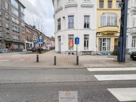 ruim hoekpand dichtbij station gent-sint-pieters !