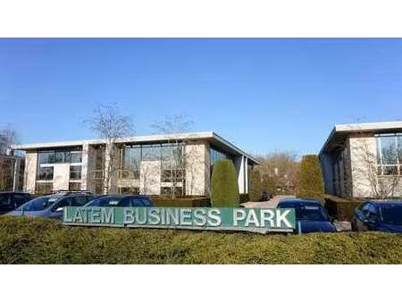 bureaux prêts à l'emploi à louer dans le latem business par