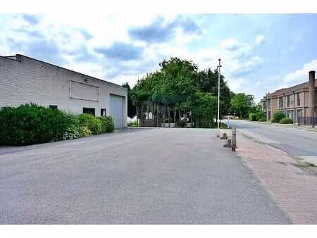 entrepôt avec bureau (env. 600 m²) à louer à aalter