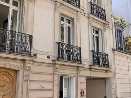 location garage à paris 8 (75008)