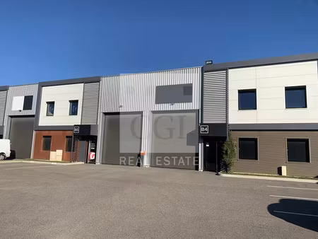 location commerce 657 m² à saint-priest (69800)