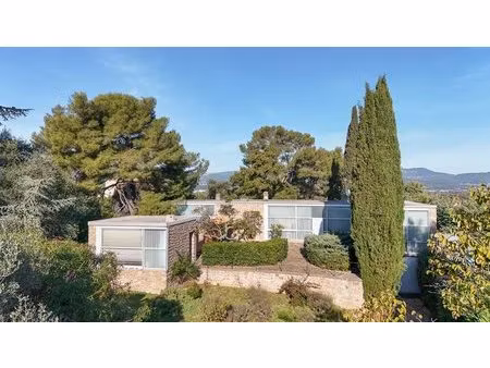 villa signée le corbusier sur les hauteurs du pradet