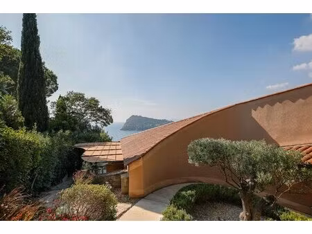 une villa face au cap nègre  signée maurice sauzet