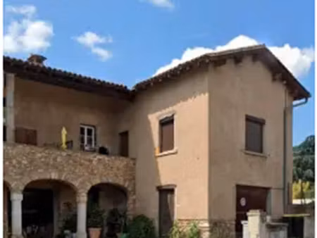 parking rue daisy georges martin irigny