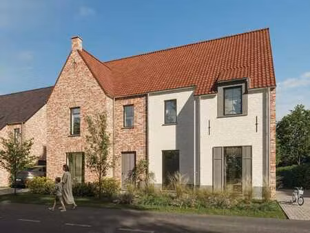 hob van 200m² op een perceel van 4a18