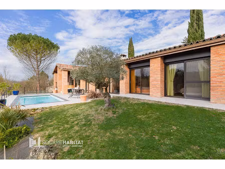 vigoulet auzil - maison 9 pièces de 212 m2 avec piscine et annexes