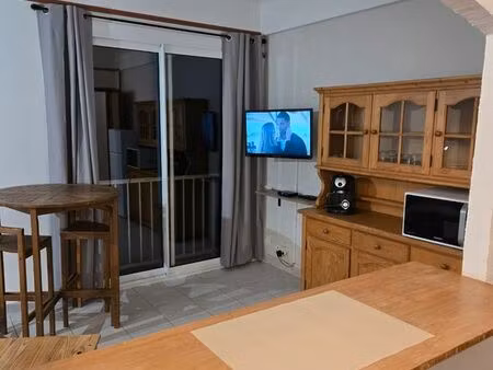 t1 pieds dans l’eau à l année sur tiuccia