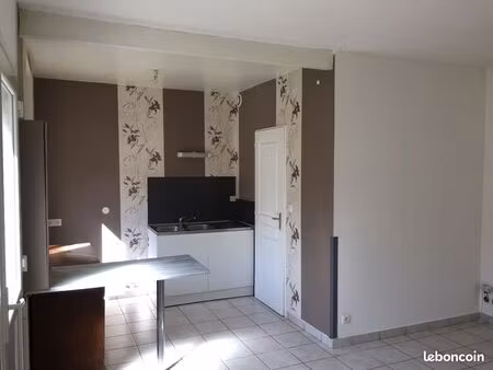 loue maison à l'etoile rue du 8 mai 1945