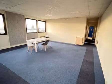 bureau local commercial