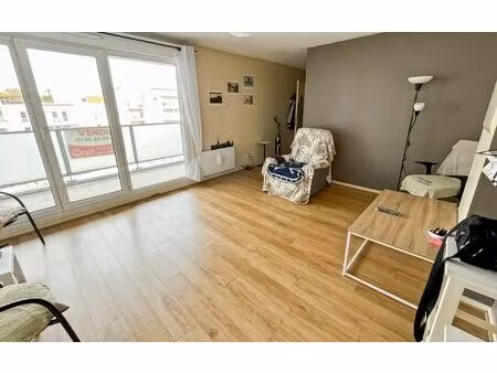 location appartement  42.1 m² t-2 à cergy  900 €