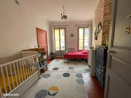 maison de maître 170 m² – 8 pièces – 4 chambres – centre signes – proche circuit paul rica