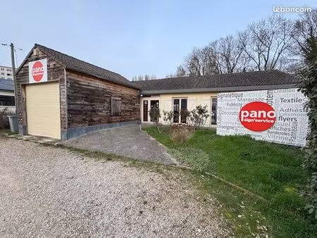 local commercial 131 m² auxerre