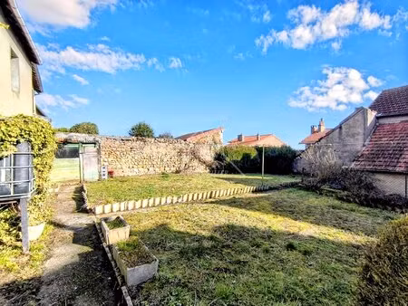 maison à rénover avec garage xxl et jardin