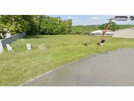 angouleme terrain plat viabilisé de 1537m²