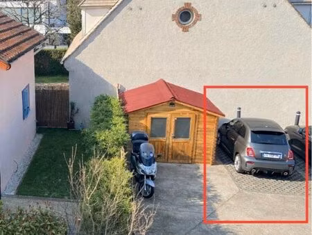 place de stationnement extérieure en résidence sécurisé