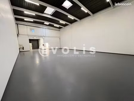 local d'activité 368 m²