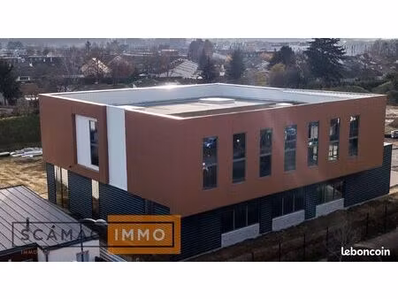 local d'activité 1 273 m²