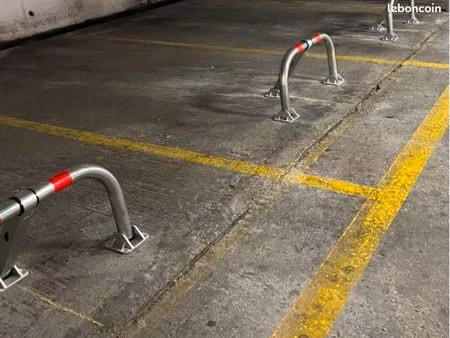 parking 11 m carré sécurisé