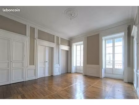 bureaux 260 m²
