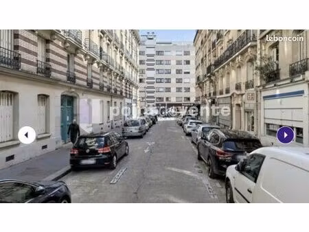 commerce habillement/textile 49 m²