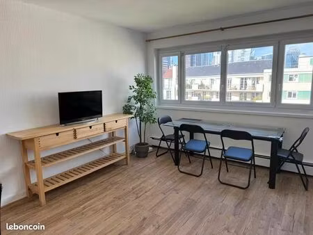 2 pièces meublé 43 m² – dernier étage – ascenseur – puteaux proche la défense