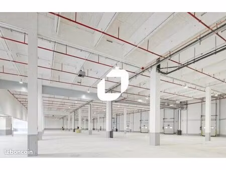 local logistique 4 346 m²
