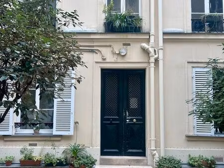 location grande cave saine et sécurisée – métro abbesses