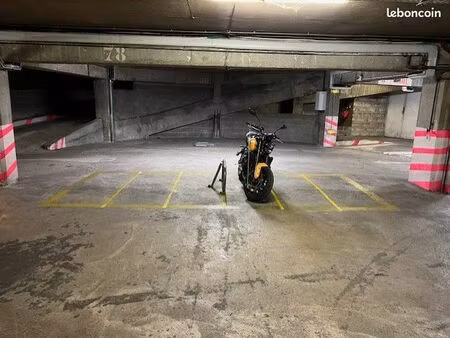 ?️?️? location place parking moto / scooter / vélo cargo