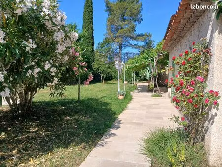 maison proche village avec vue  piscine et terrain
