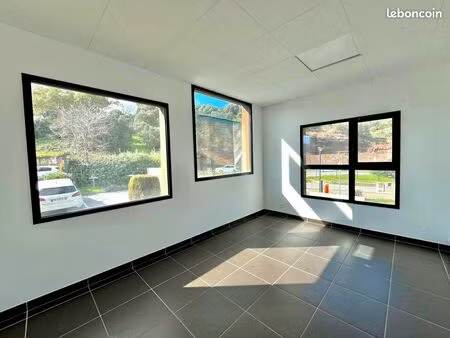 bureaux 100 m² frejus