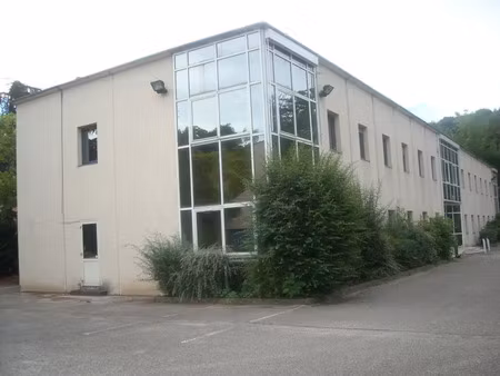 lyon oullins bureaux dans un cadre bucolique