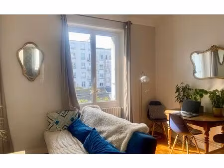 location appartement  m² t-2 à brest  600 €