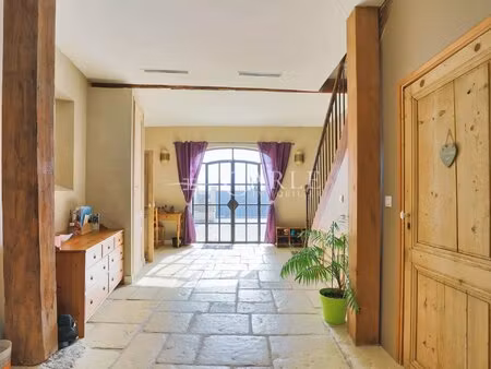 bâtisse d'exception à 15 minutes de lyon