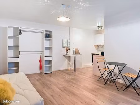 studio 1 pièce 28 m²